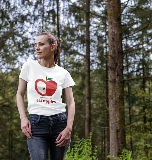 Doshirtn't worry, eat apples women's t-shirt